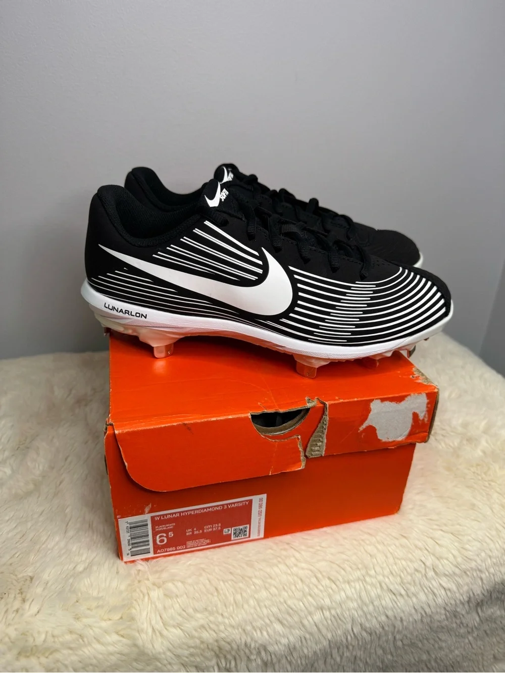 Nike women’s softball